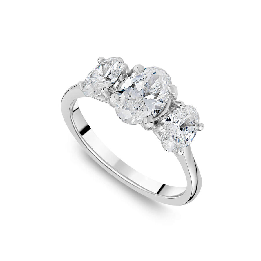 Born unazë platin me 2ct diamant ovale